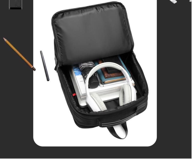 opening of Business Travel Laptop Bag