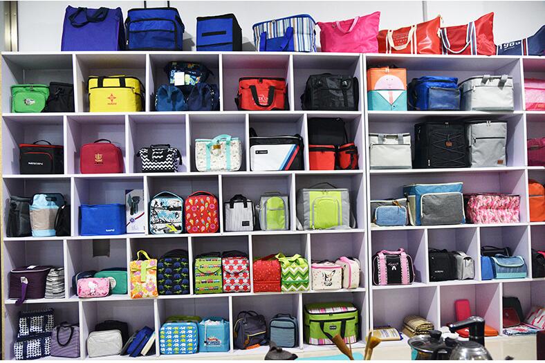 sample room of insulated cooler lunch bag