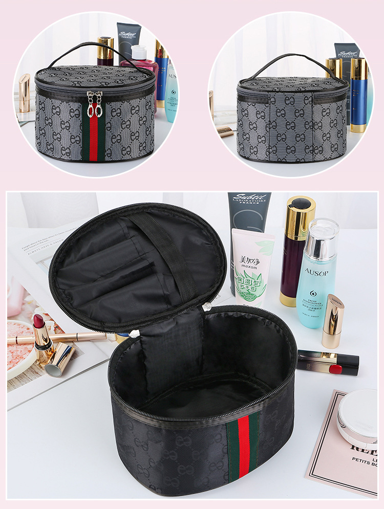 inner show of PU Toiletry Kits