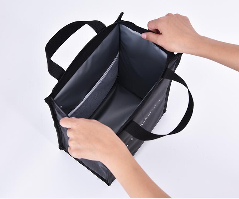 lining of thermal lunch tote bag
