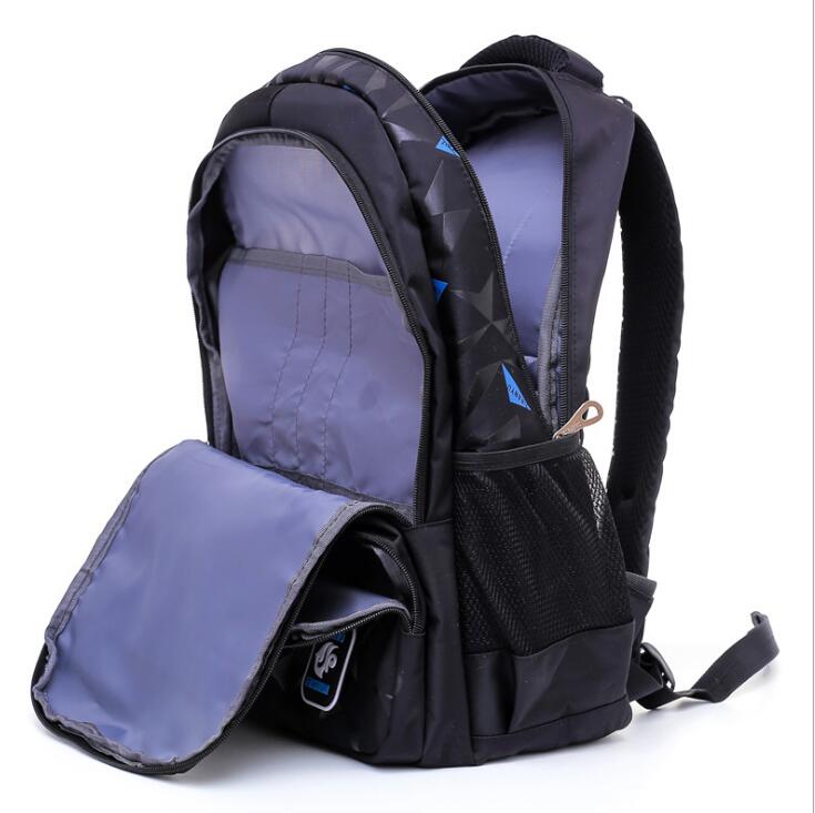 opening of waterproof backpack