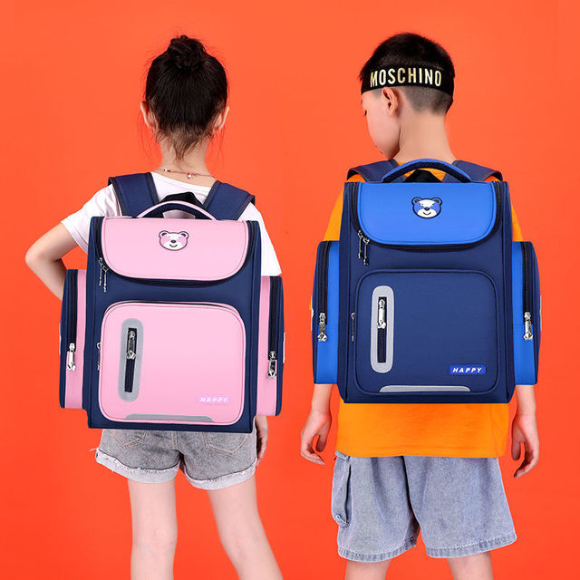 model show of school bag