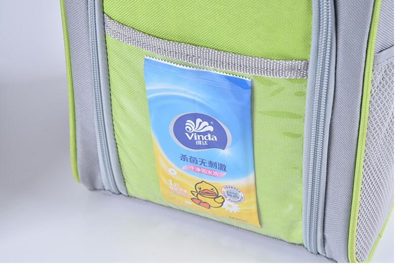 front pocket of Outdoor picnic insulation bag